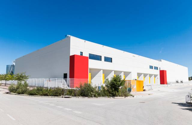 Nave industrial en Alquiler en Calle Provisional Atalayuela Tres, 32 en Ensanche de Vallecas - La Gavia