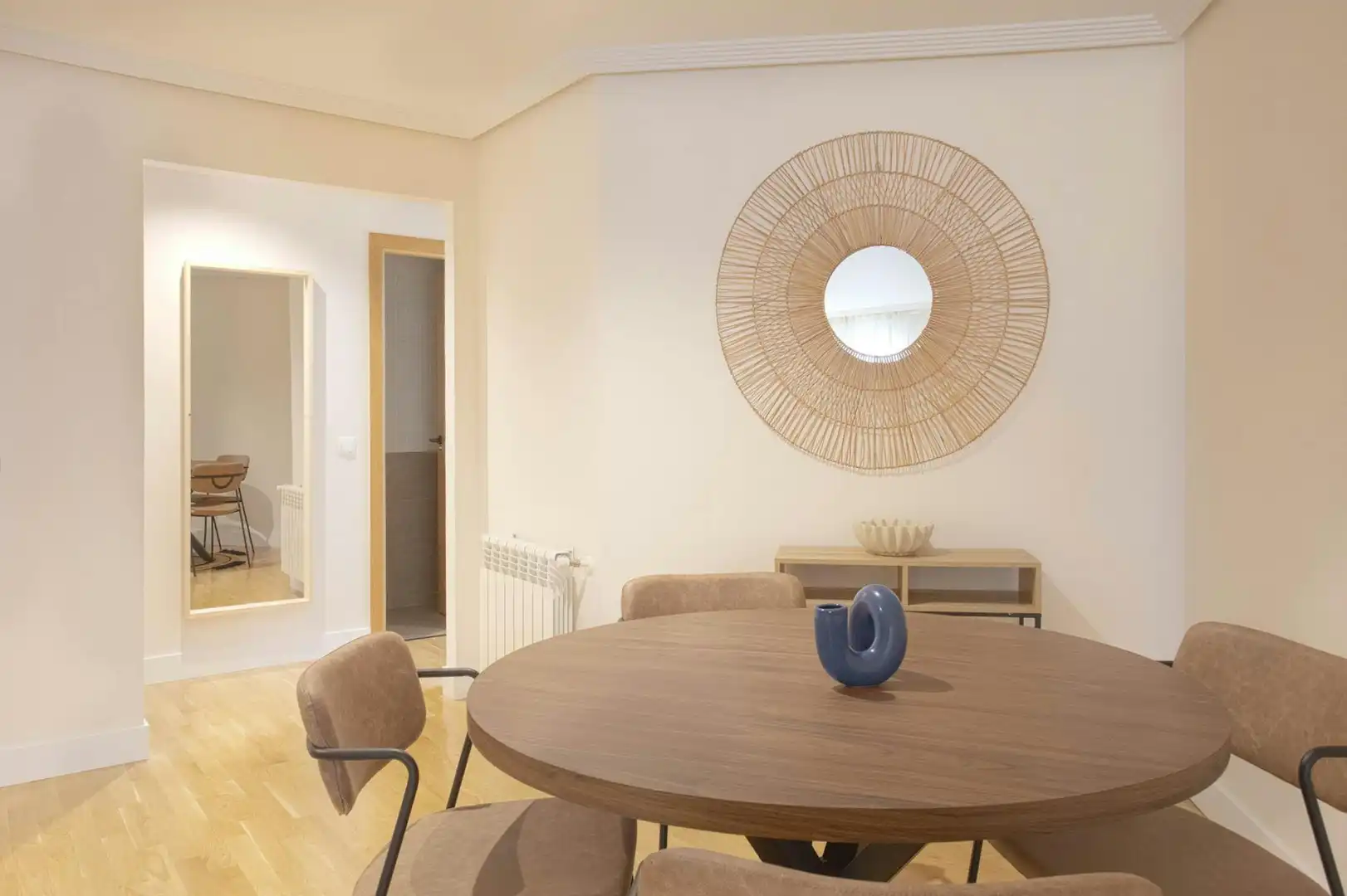 Dining room of Flat for rent in Madrid  with Air Conditioner, Washing machine and TV
