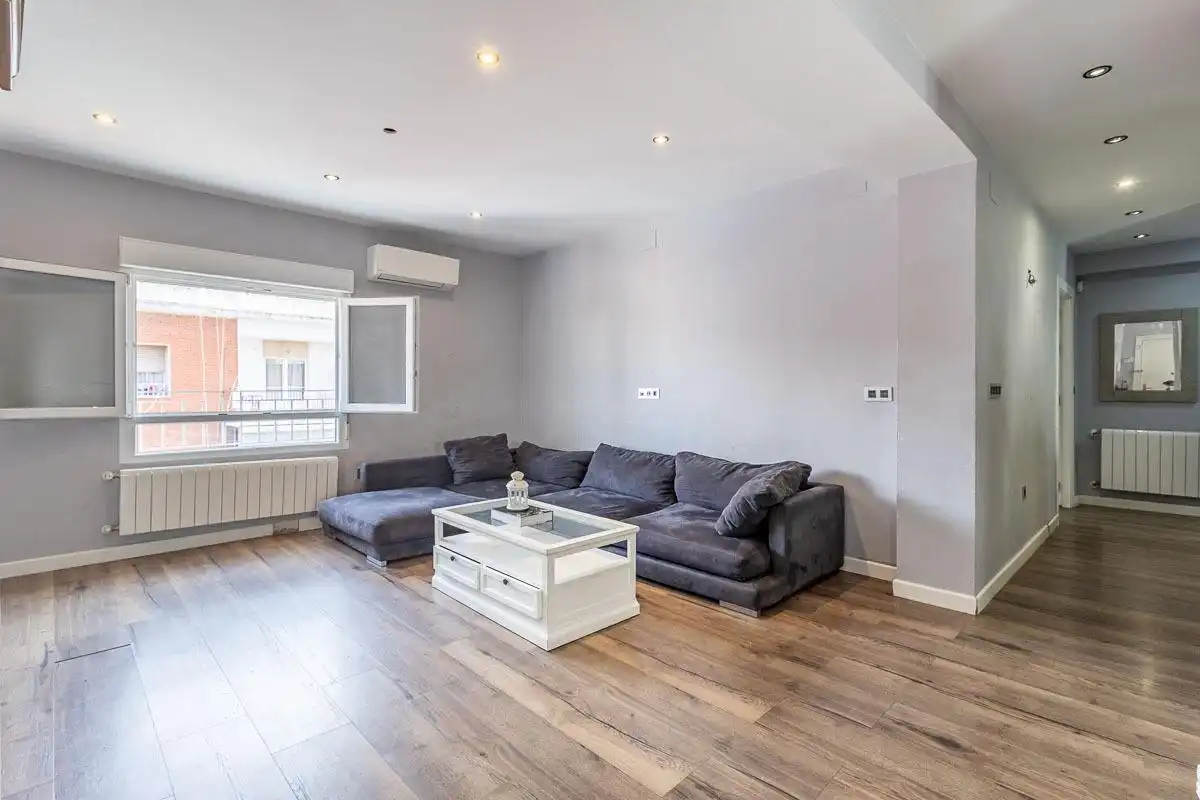 Piso con ascensor en venta en Calle SAN ISIDORO 5