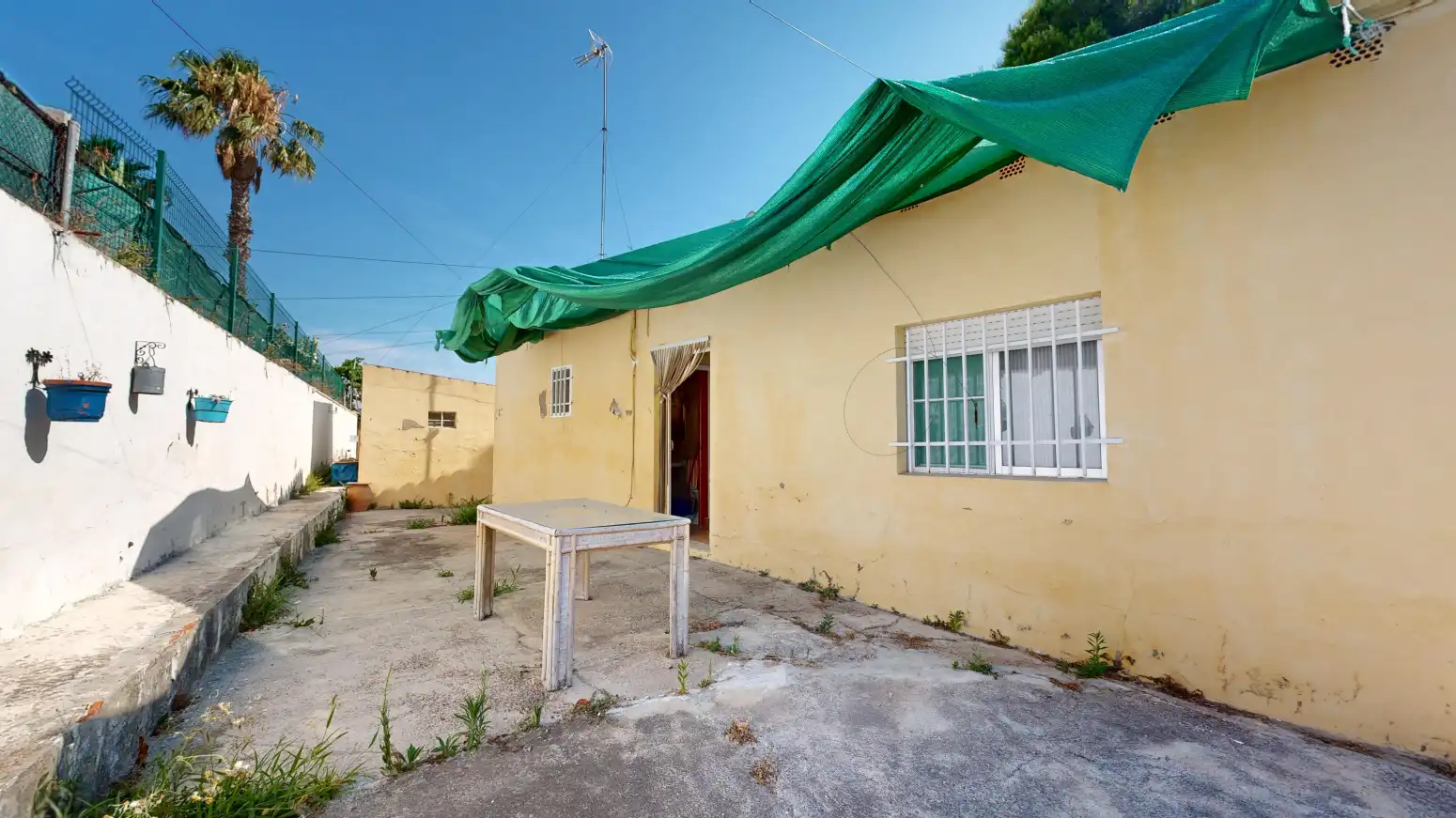 Vista exterior de Casa o xalet en venda en Sagunto / Sagunt amb Terrassa i Piscina