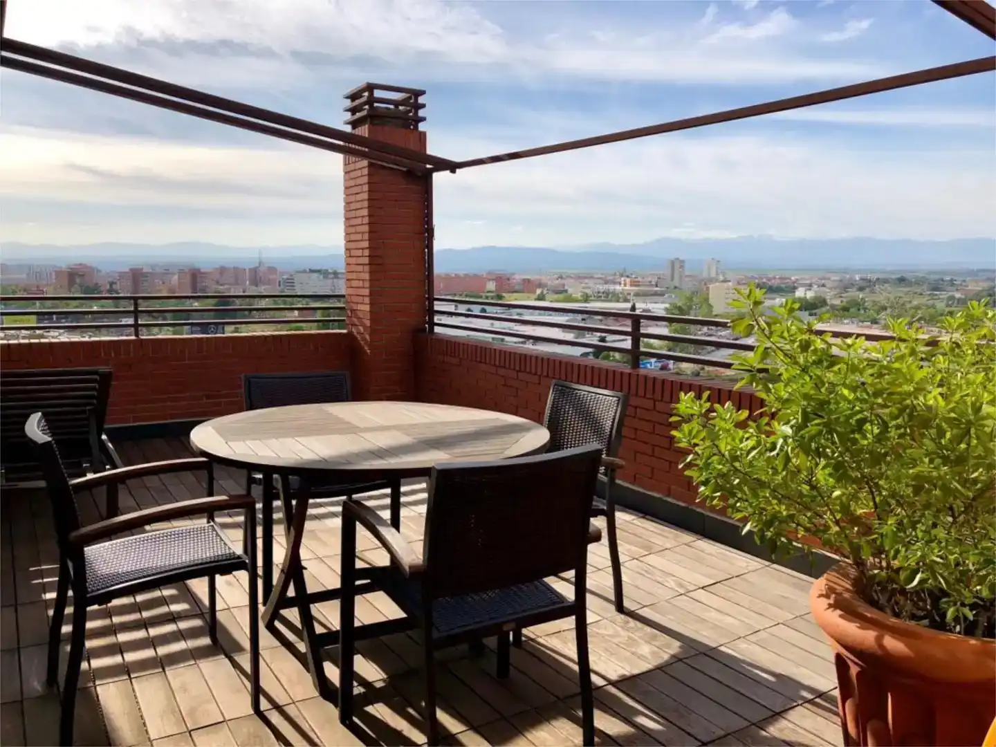 Terrasse von Wohnung zum Verkauf in  Madrid Capital mit Klimaanlage und Schwimmbad