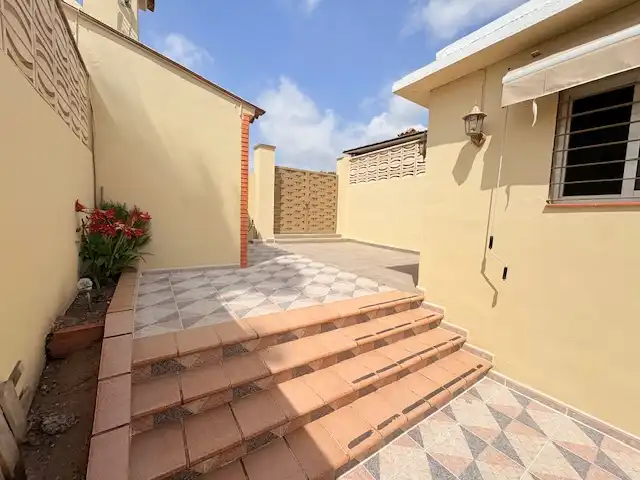 Terrasse von Einfamilien-Reihenhaus zur Miete in Benaguasil mit Klimaanlage, Terrasse und Ofen