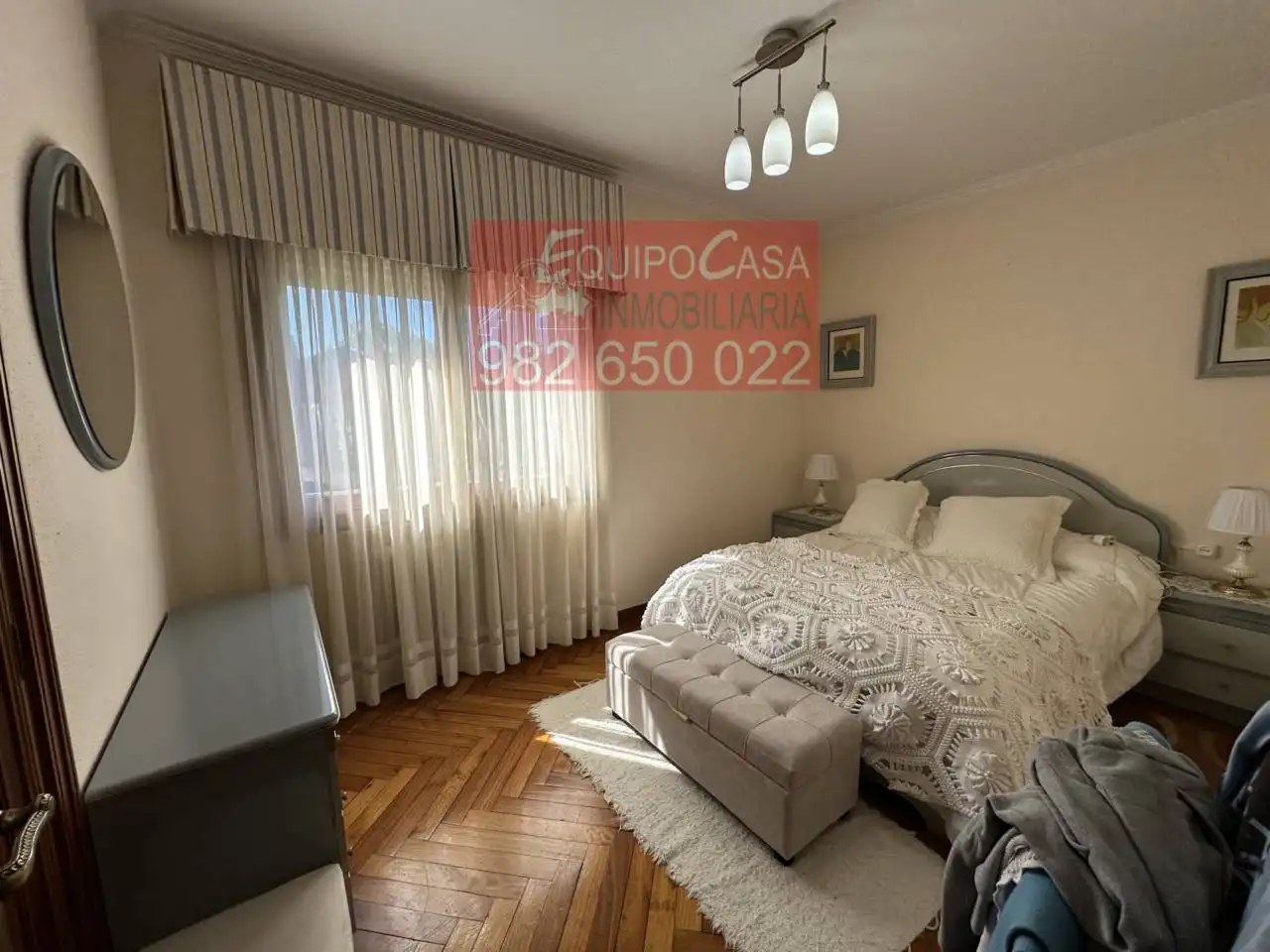 Dormitori de Casa o xalet en venda en Lugo amb Calefacció, Jardí privat i Parquet