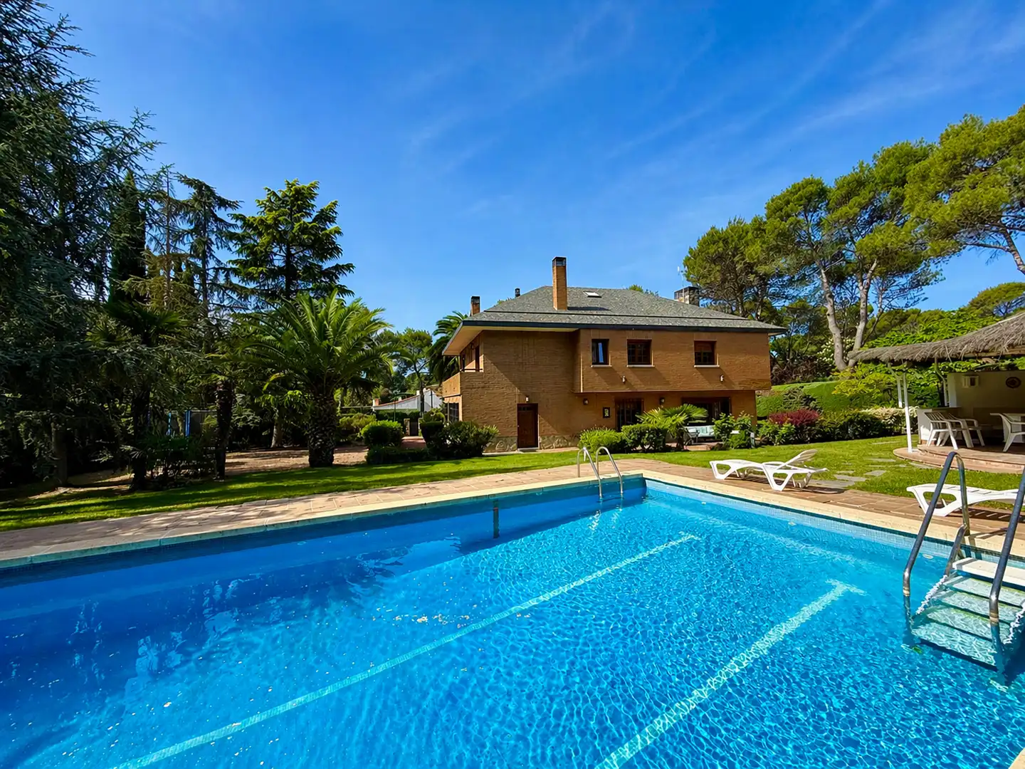 Jardí de Casa o xalet en venda en Boadilla del Monte amb Calefacció, Jardí privat i Traster