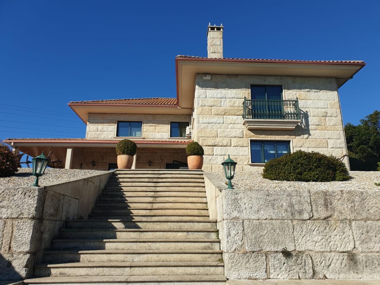 Vista exterior de Casa o xalet en venda en Ourense Capital  amb Calefacció, Terrassa i Piscina