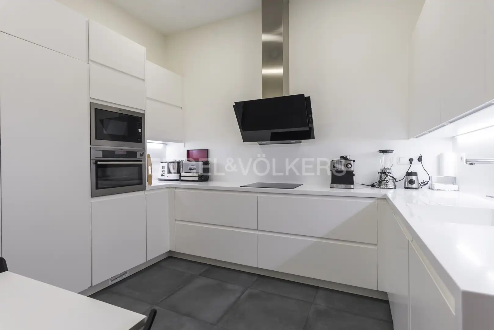Kitchen of Flat for sale in Madrid  with Air Conditioner, Heating and Storage room