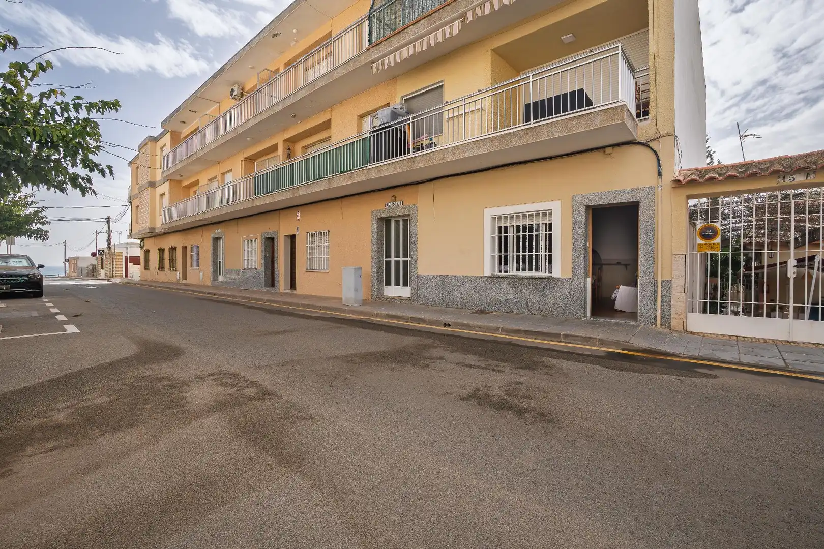 Vista exterior de Piso en venta en Pilar de la Horadada con Balcón