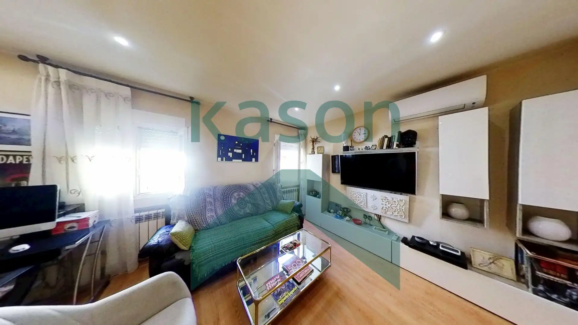 Living room of Flat for sale in Madrid  with Air Conditioner and Heating