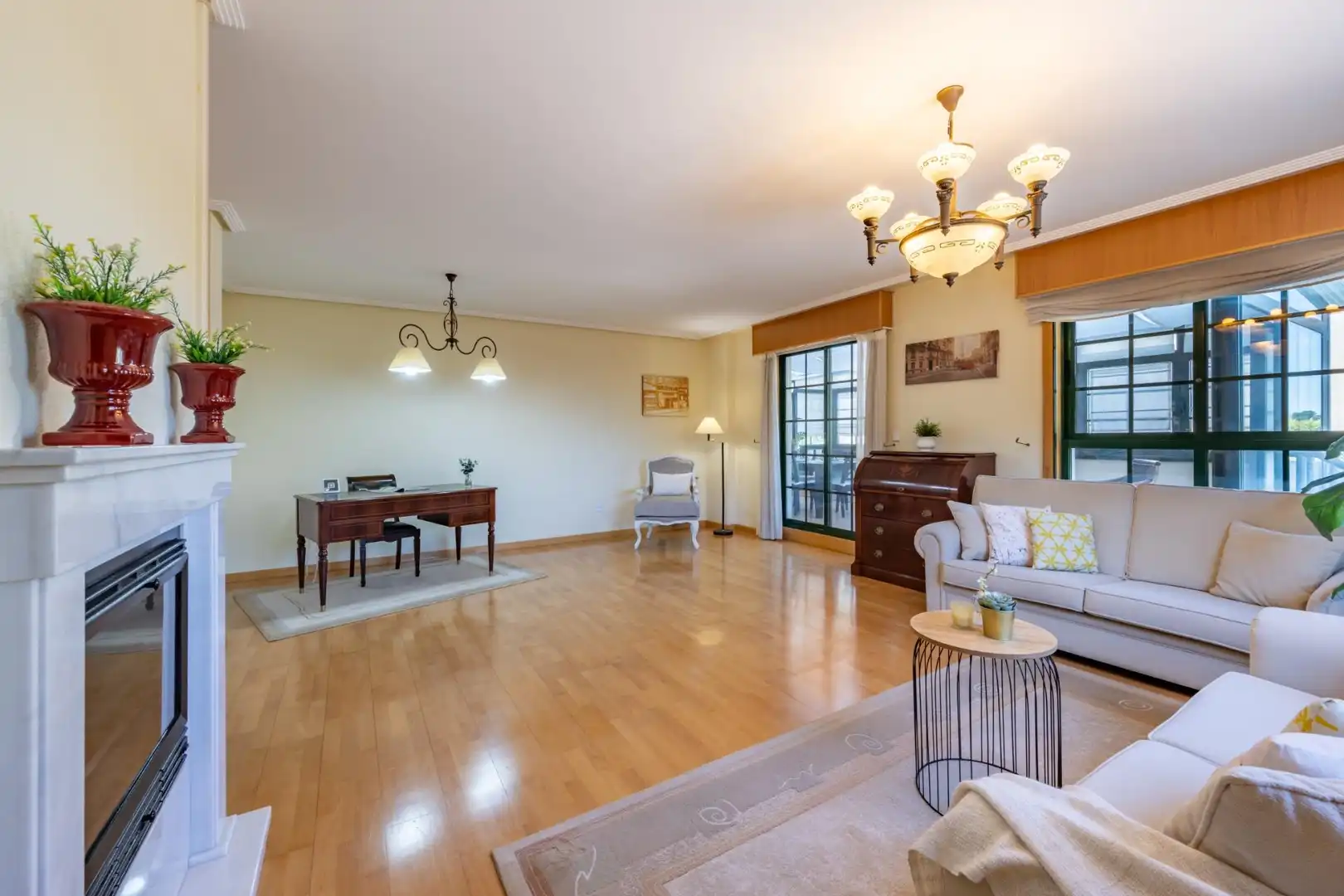Living room of Detached homes for sale in A Coruña Capital   with Heating, Private garden and Storage room
