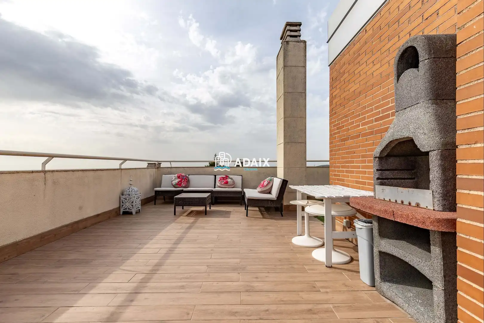 Terrasse von Dachboden zum Verkauf in Cáceres mit Klimaanlage, Heizung und Terrasse