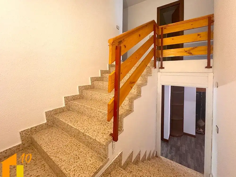 Einfamilien-Reihenhaus zum Verkauf in Belorado mit Heizung und Terrasse