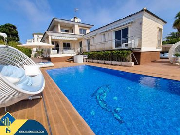 Villa con piscina in vendita a La Mata