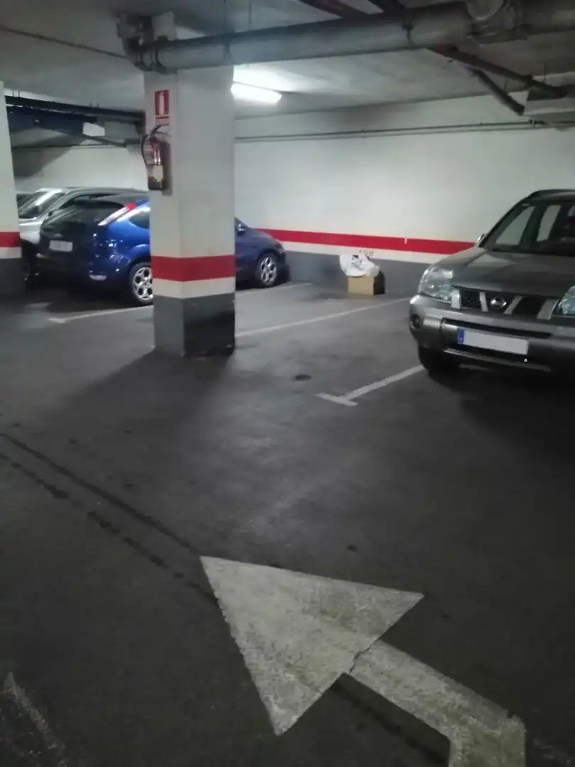 Garage zur Miete in TRAVESSERA DE GRÀCIA, Vila de Gràcia