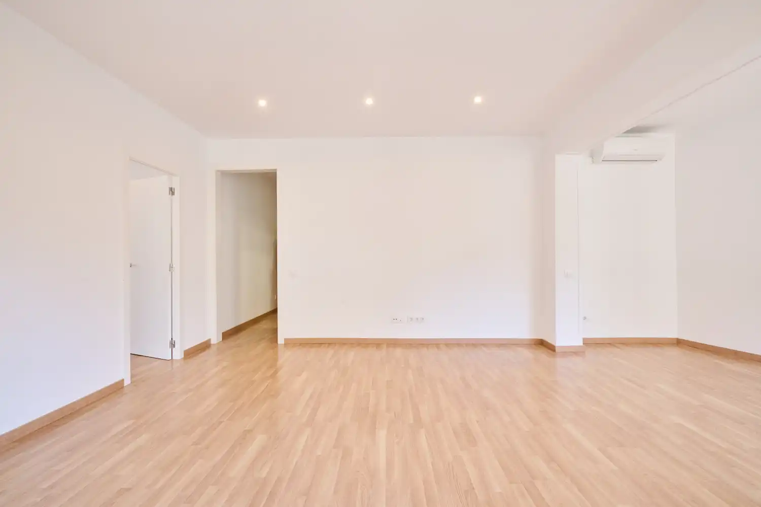 Sala de estar de Piso en venta en Barcelona con Aire acondicionado, Calefacción y Horno
