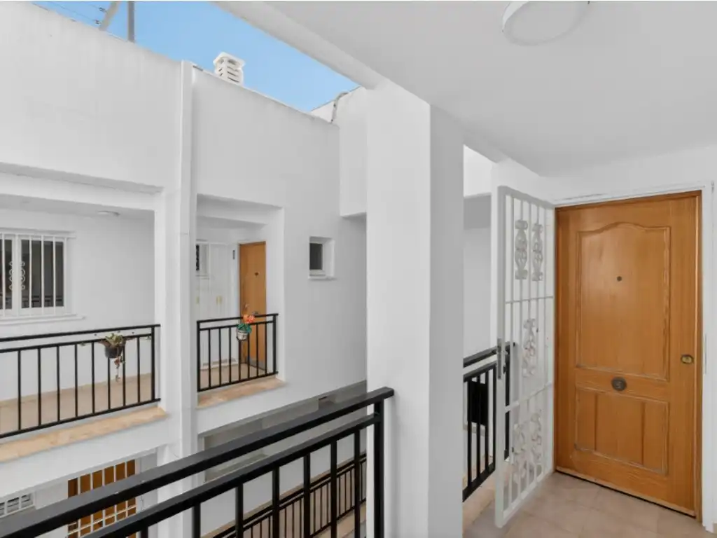 Attic for sale in Torrevieja  with Air Conditioner, Washing machine and Community pool