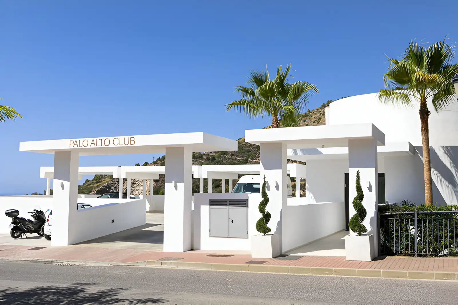 Exterior view of Ground floor for sale in Marbella  with Air Conditioner, Terrace and Storage room