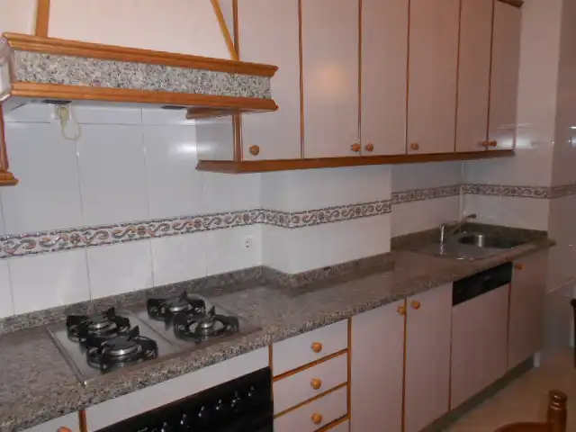 Cuina de Pis de lloguer en Ames amb Calefacció, Terrassa i Traster