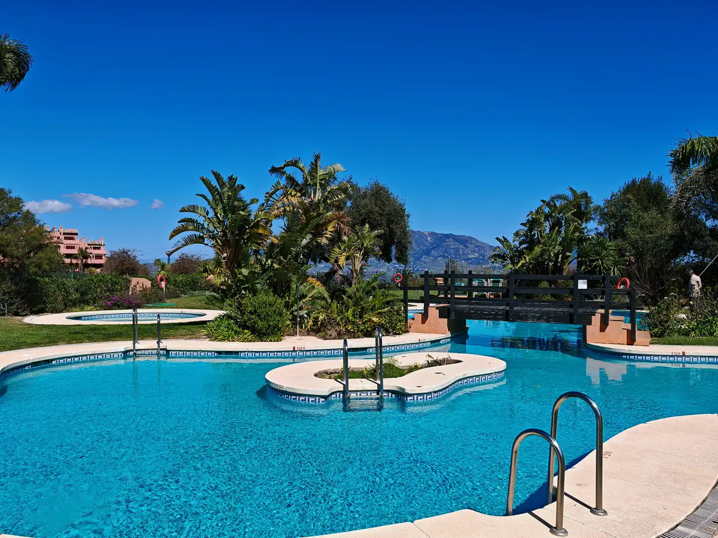 Piscina de Dúplex en venda en Ojén amb Aire condicionat, Terrassa i Moblat