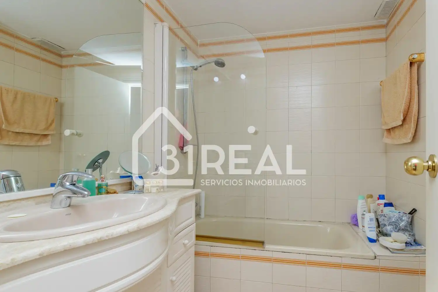 Habitación de Piso en venta en Madrid con Calefacción, Jardín privado y Terraza