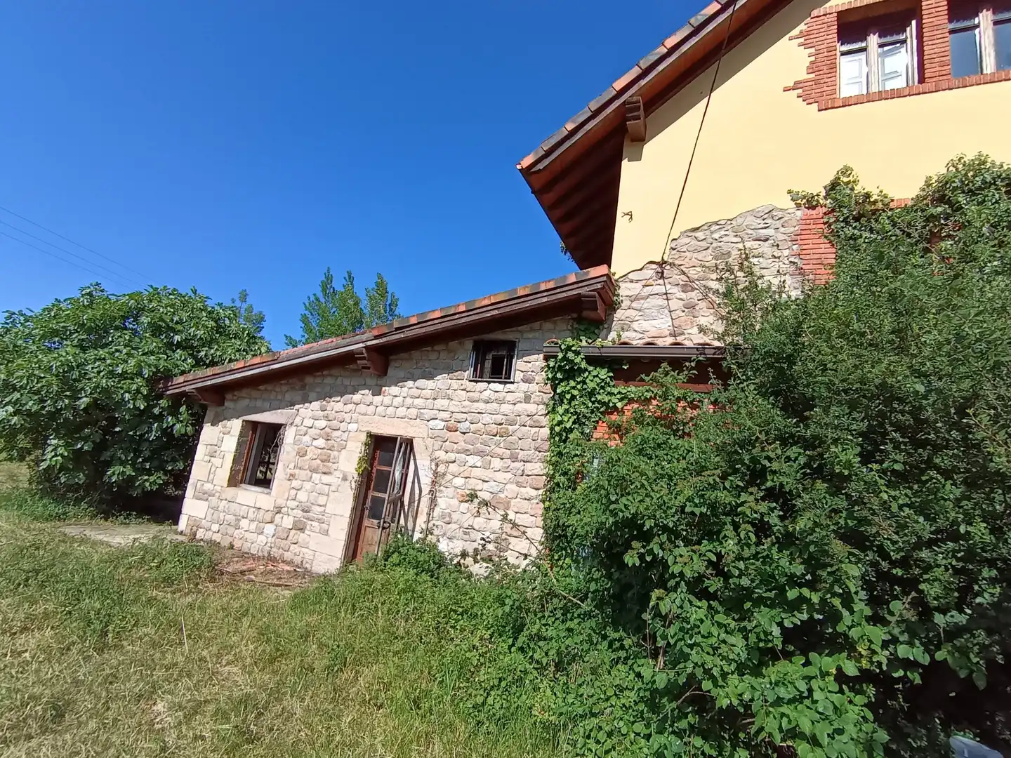 Exterior view of Buildings for sale in Molledo