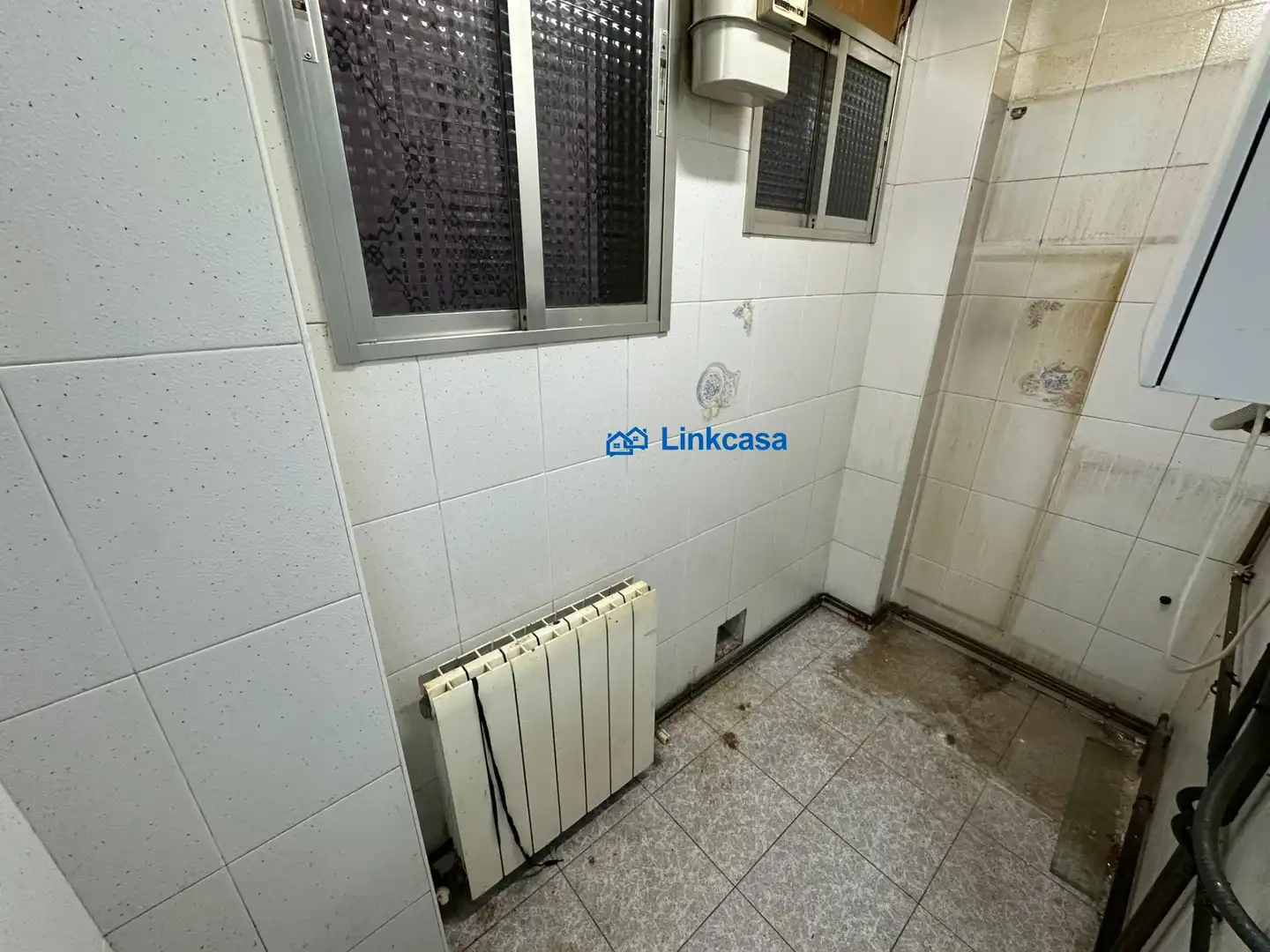 Flat for sale in Madrid  with Air Conditioner, Heating and Balcony