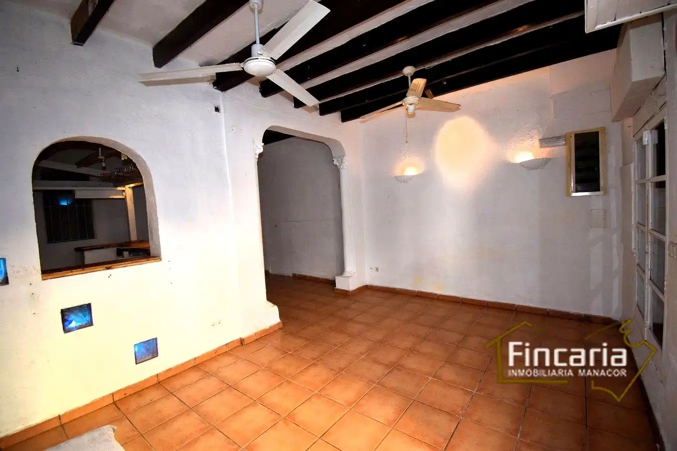 Commercial properties for sale in Manacor  with Air Conditioner
