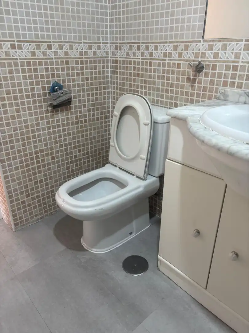 Baño de Apartamento en venta en Madrid con Aire acondicionado, Horno y Lavadora