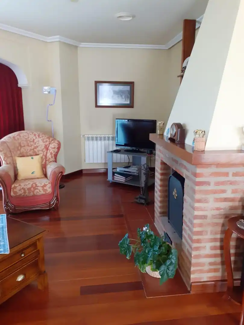 Sala d'estar de Casa o xalet en venda en Villarejo de Órbigo amb Jardí privat, Terrassa i Traster