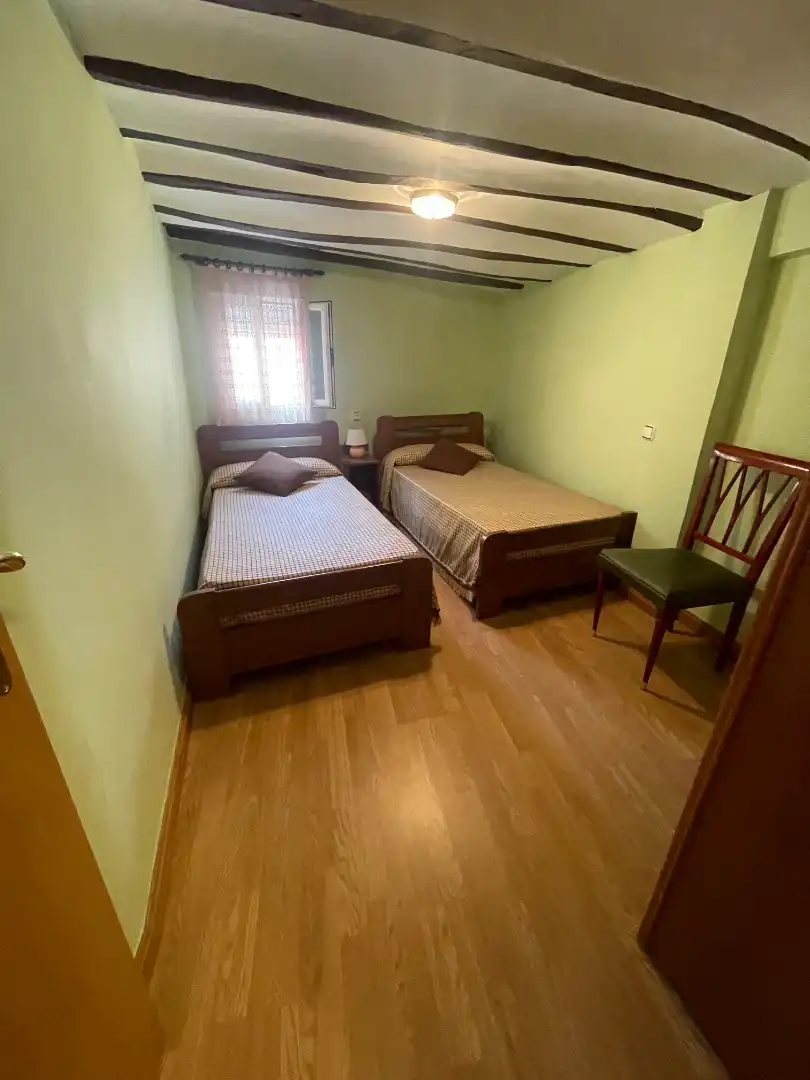 Dormitori de Casa adosada en venda en Bergasa amb Aire condicionat, Calefacció i Jardí privat