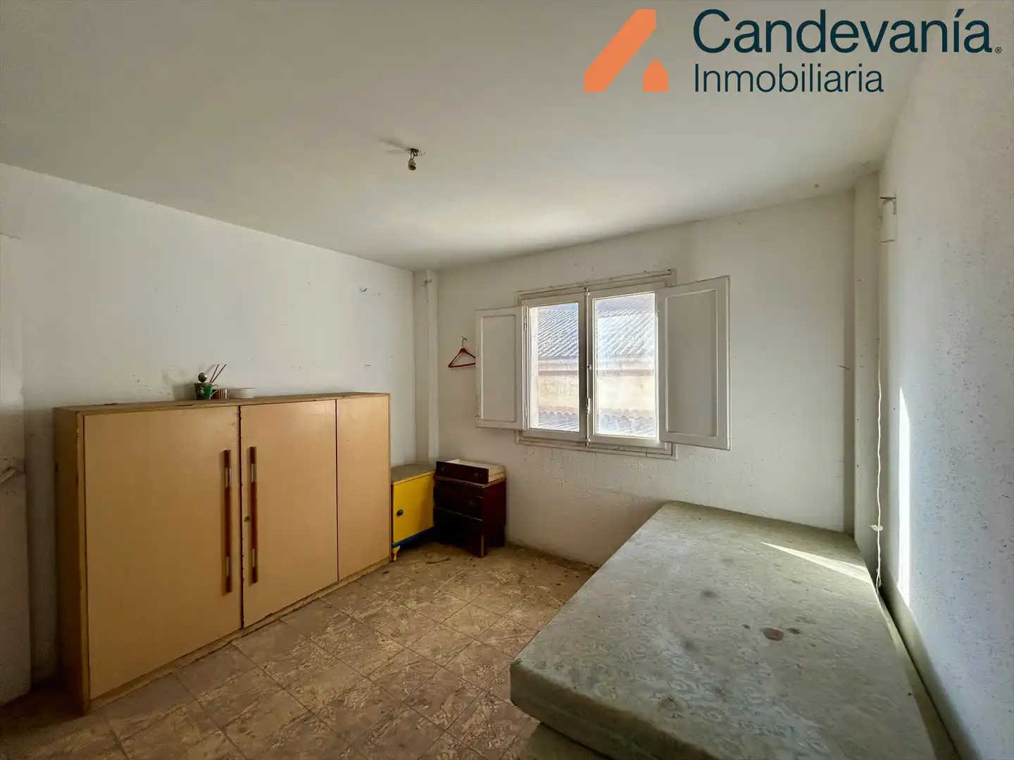 Habitación de Nave industrial en venta en Zuera