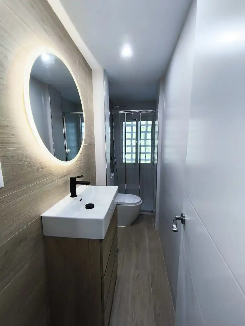 Baño de Piso para compartir en Madrid con Calefacción, Amueblado y Horno