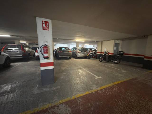 Garaje en Alquiler en CONSELL DE CENT en La Nova Esquerra de l'Eixample