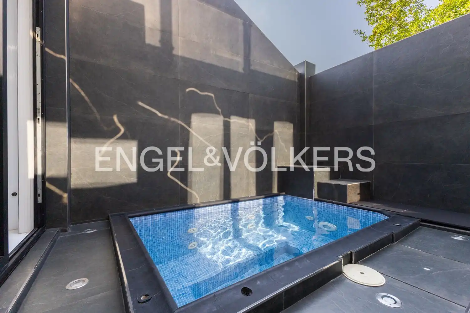 Piscina de Casa adosada en venda en Valencia amb Aire condicionat, Calefacció i Terrassa