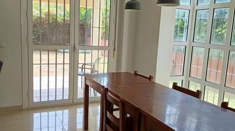 Foto 4 de Casa adosada en venta en Soto de Vistahermosa, Cádiz