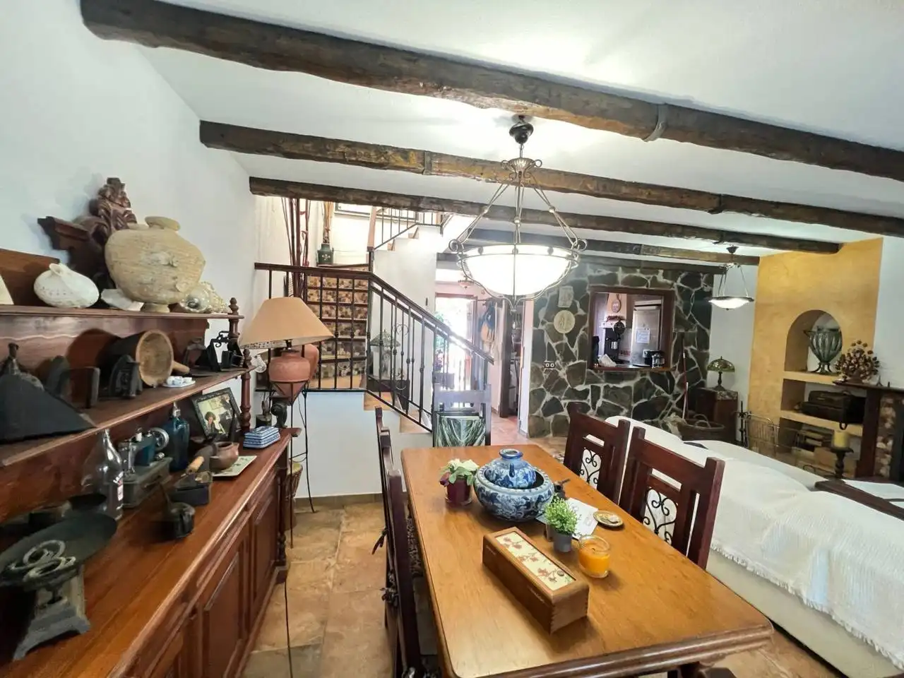 Menjador de Casa adosada en venda en Estepona amb Jardí privat, Terrassa i Moblat