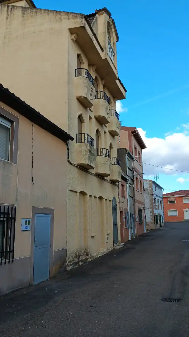 Vista exterior de Casa o xalet en venda en El Bodón  amb Moblat, Forn i Rentadora
