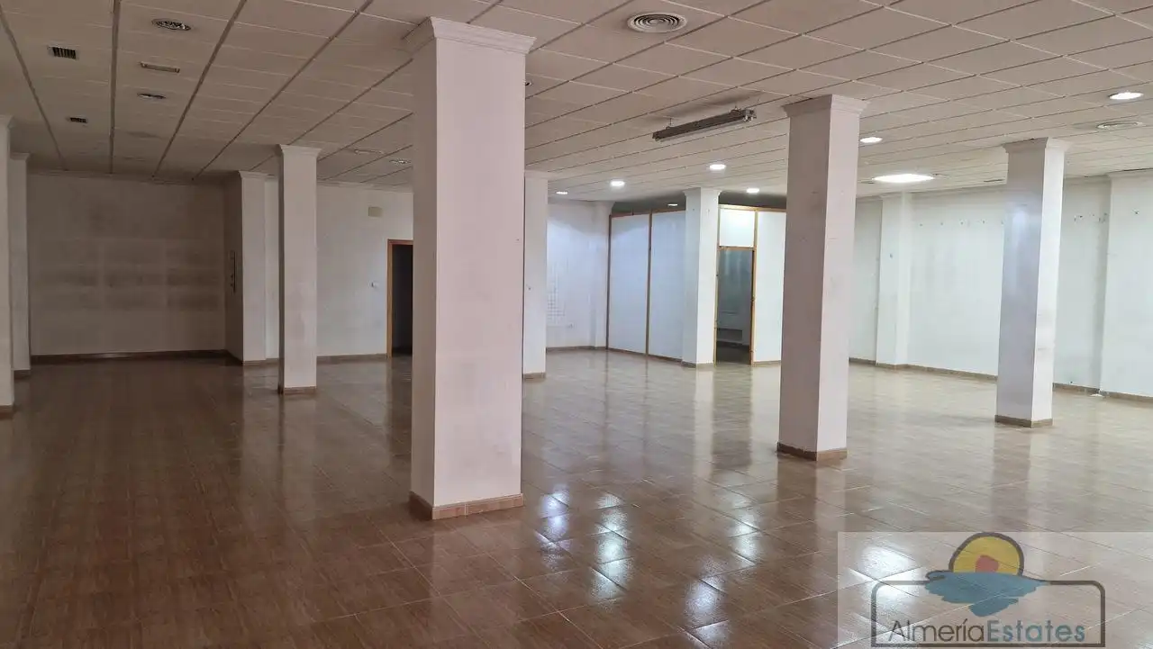 Local comercial de lloguer a Albox