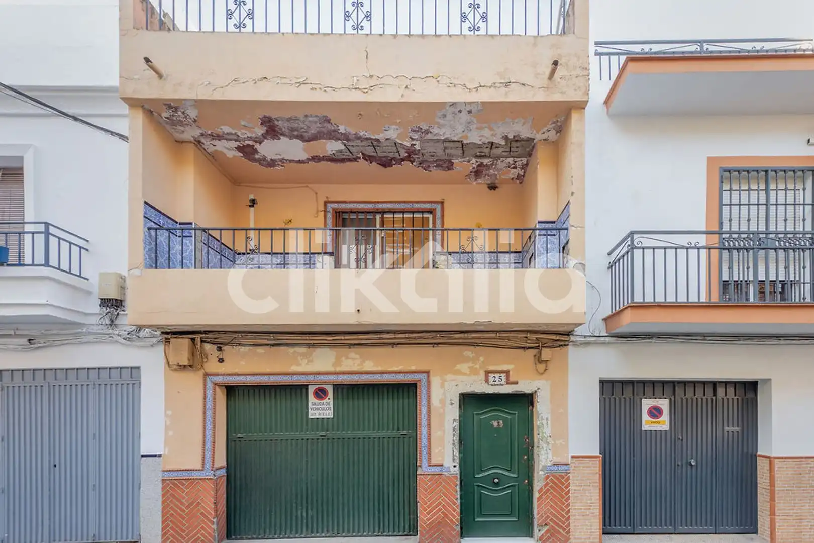Exterior view of Houses for sale in Sevilla  with Terrace