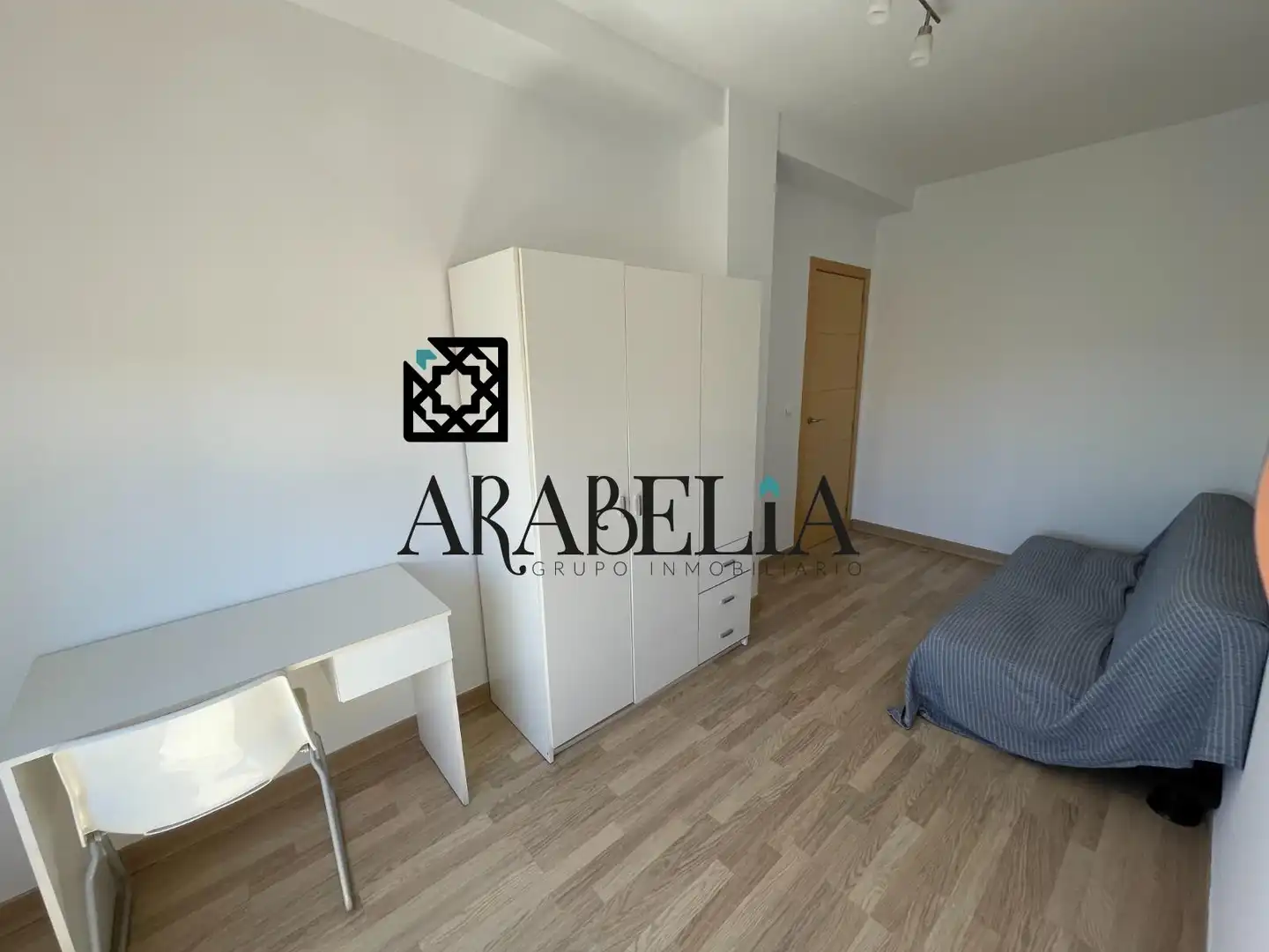 Bedroom of Flat for sale in Córdoba  with Air Conditioner