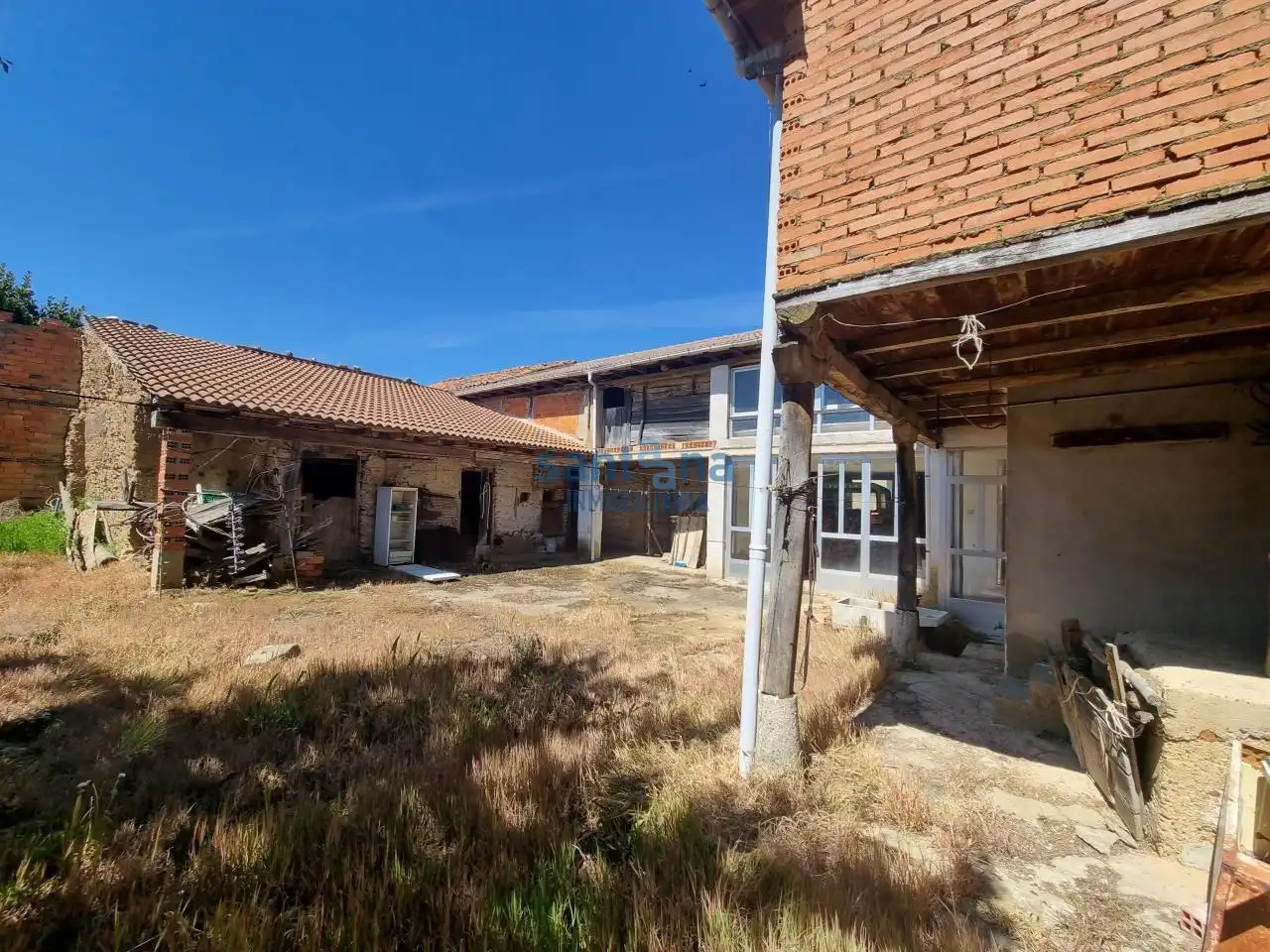 Vista exterior de Casa o chalet en venta en Benavides con Calefacción, Jardín privado y Trastero