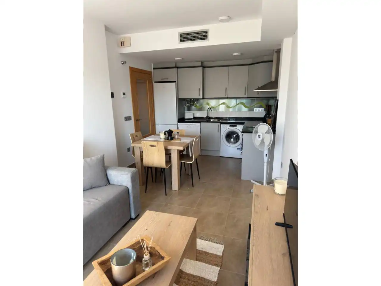 Flat with lift to rent in Calle Joanot Martorell, imagen 2