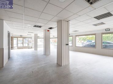 Local comercial en venda a Avenida DE DILAR