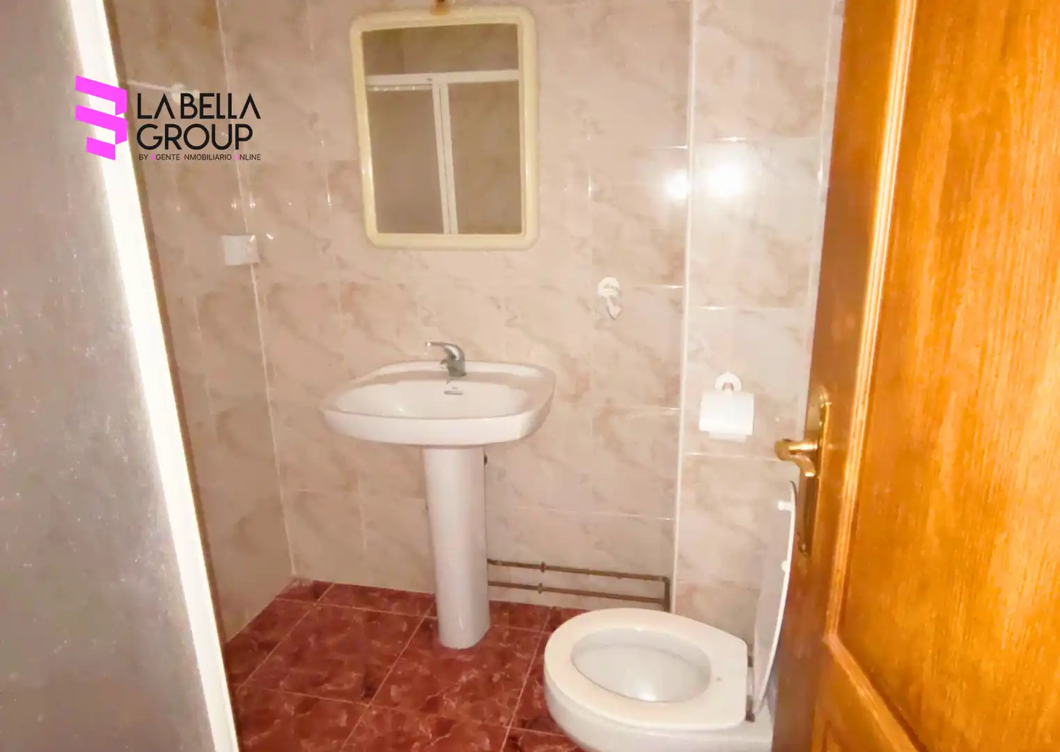 Bathroom of Buildings for sale in Villanueva de San Juan