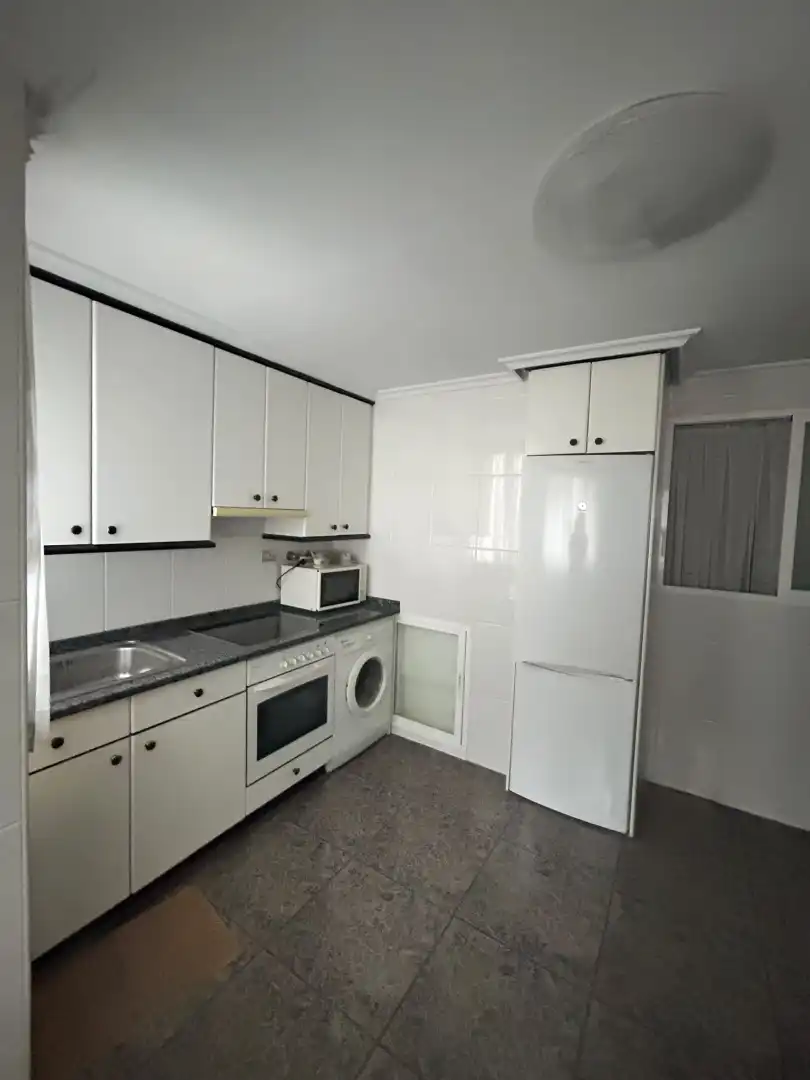 Flat with terrace for sale in Tiburzio Anitua Kalea, imagen 2
