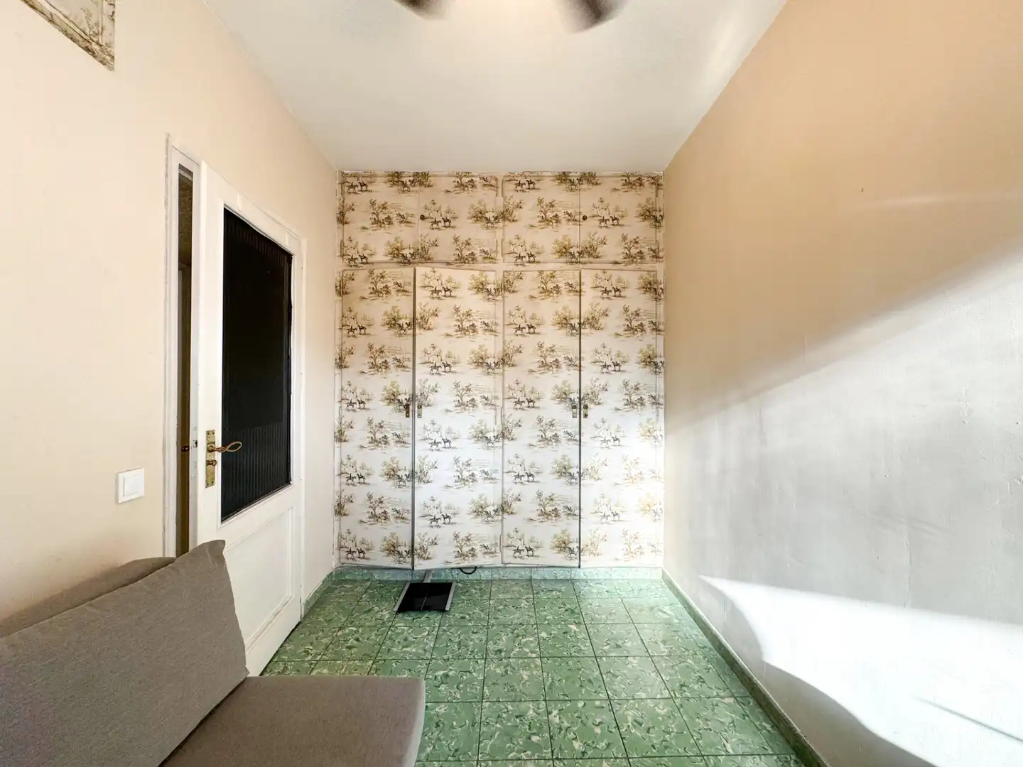 Flat for sale in Madrid  with Air Conditioner and Balcony
