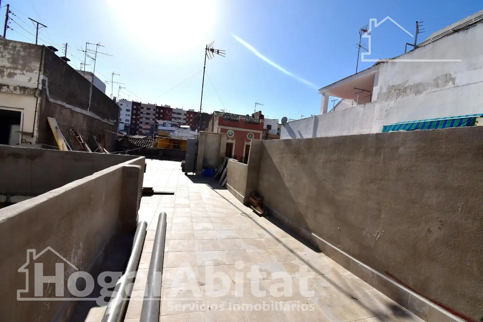 Exterior view of Houses for sale in Alzira  with Terrace and Balcony
