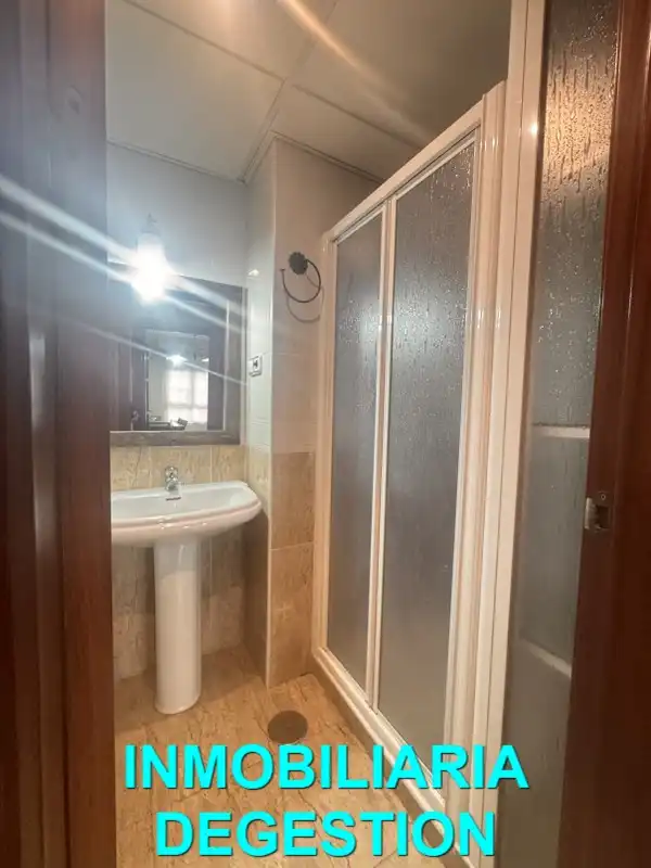 Badezimmer von Wohnung zur Miete in Linares mit Klimaanlage, Heizung und Möbliert