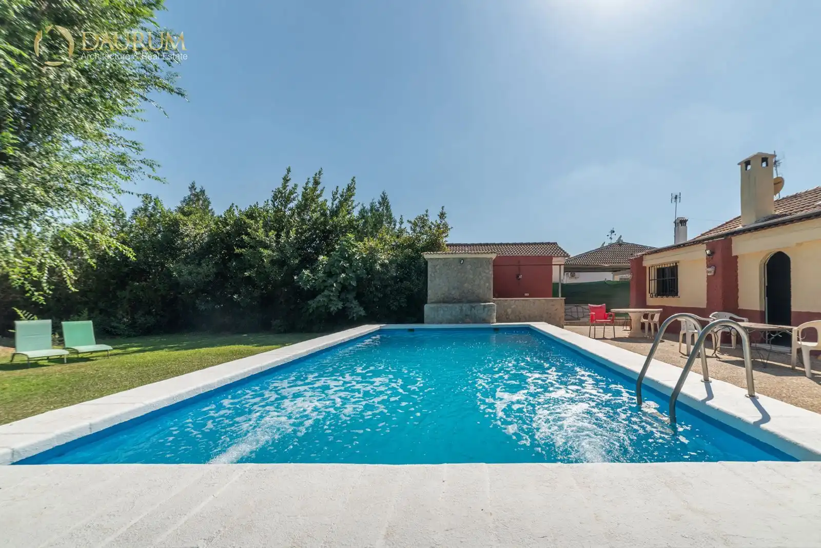 Piscina de Casa o xalet en venda en La Rinconada amb Aire condicionat, Calefacció i Piscina