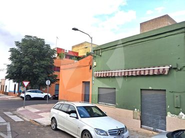 House for sale in Calle Manuela Gallardo