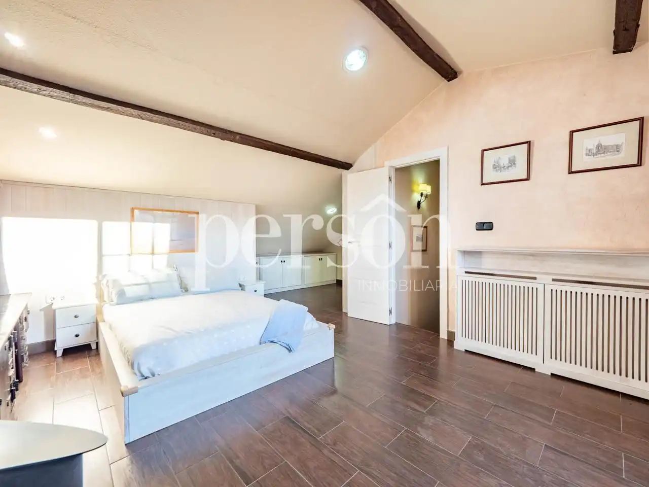 Dormitori de Casa o xalet en venda en Paterna amb Aire condicionat, Terrassa i Moblat